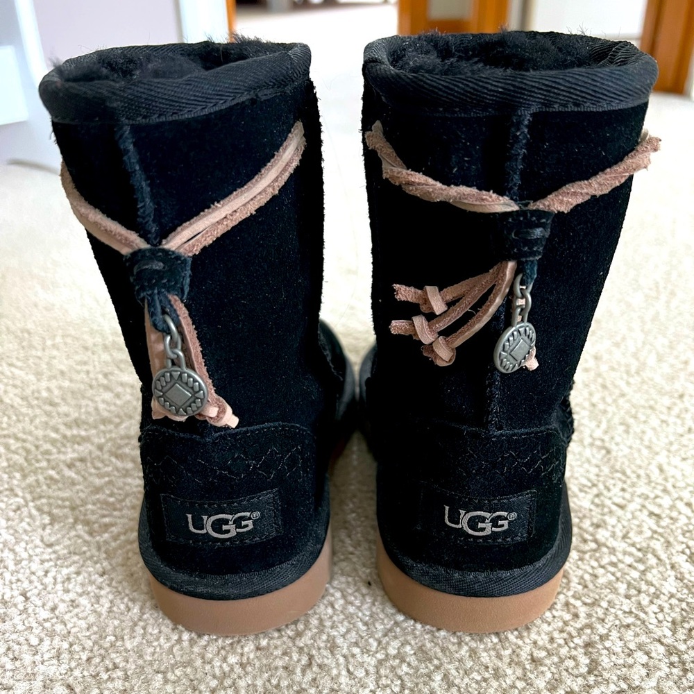 NEW ** never worn** Girls size 13 black UGG boots